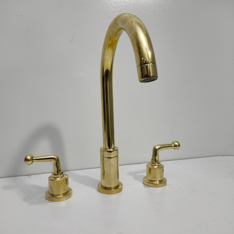 Solid Brass Three Holes Faucet with Lever Handle Sinks product photo