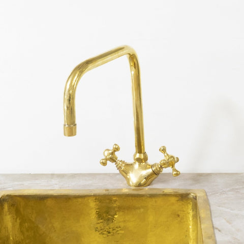 Polished brass bathroom faucet – single hole, bright finish, front view